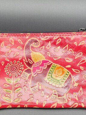 Red Leather Elephant Wristlet Wallet Zip Pou Detachable Strap Credit Card. Vtg.